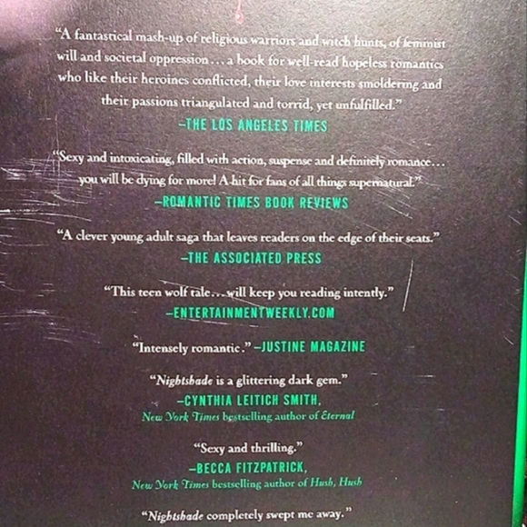 Andrea Cremer books (2) - Picture 6 of 6